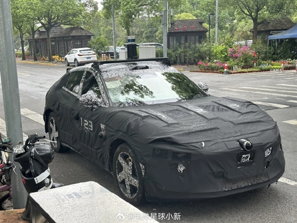 又曝光：越看越有法拉利purosangue味道尊龙凯时网雷军大招越来越近！小米SUV路试谍照(图3)