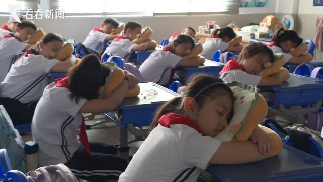 进化”进行时：从“趴睡”到“躺睡”尊龙凯时ag旗舰厅网站校园午休“(图7)